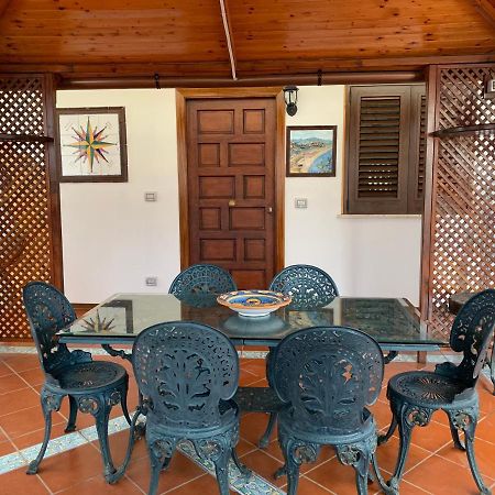 Casa Vacanza Nina ミラッツォ エクステリア 写真