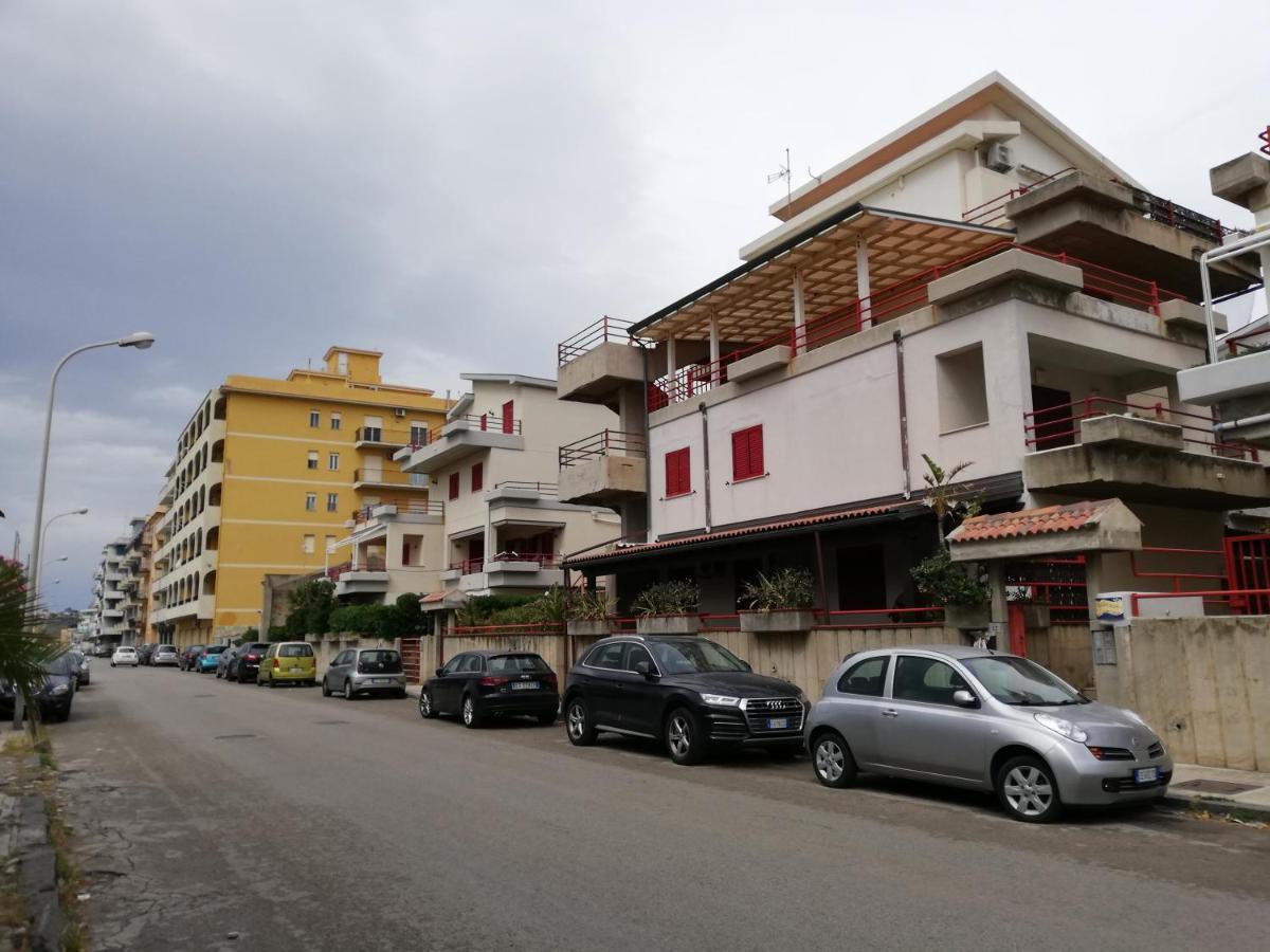 Casa Vacanza Nina ミラッツォ エクステリア 写真