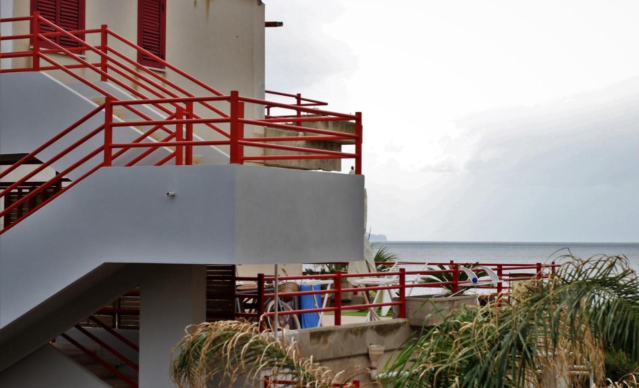 Casa Vacanza Nina ミラッツォ エクステリア 写真