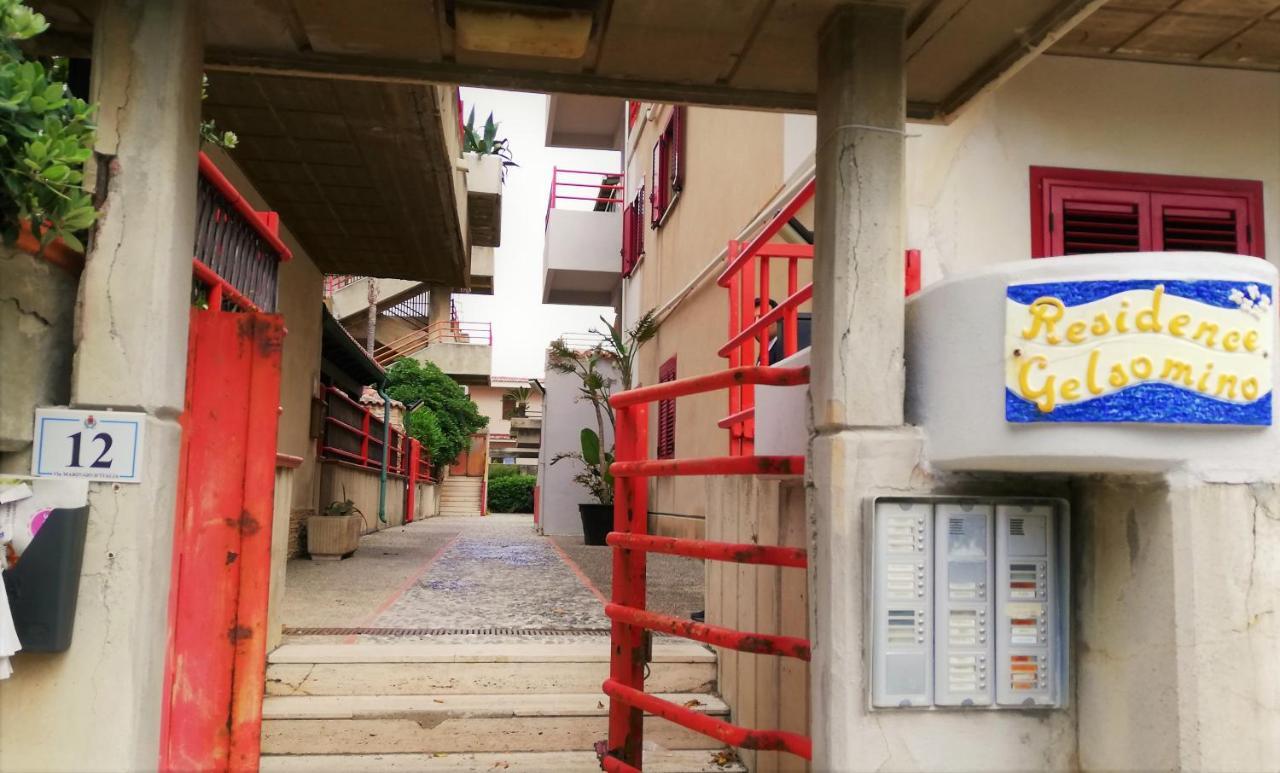 Casa Vacanza Nina ミラッツォ エクステリア 写真